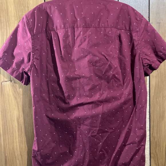 American Eagle Burgundy Short Sleeve Button Down Shirt - Size XS - Picture 3 of 5